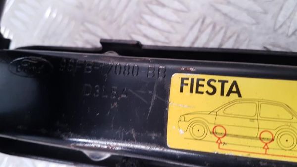 Cric FORD Fiesta 4 référence 96FB-17080-BB
